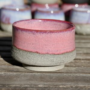 Rózsaszín matcha csésze