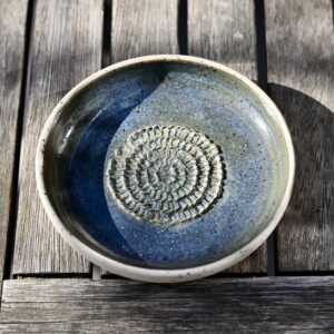 Fokhagymareszelő zöldes kék fehérrel